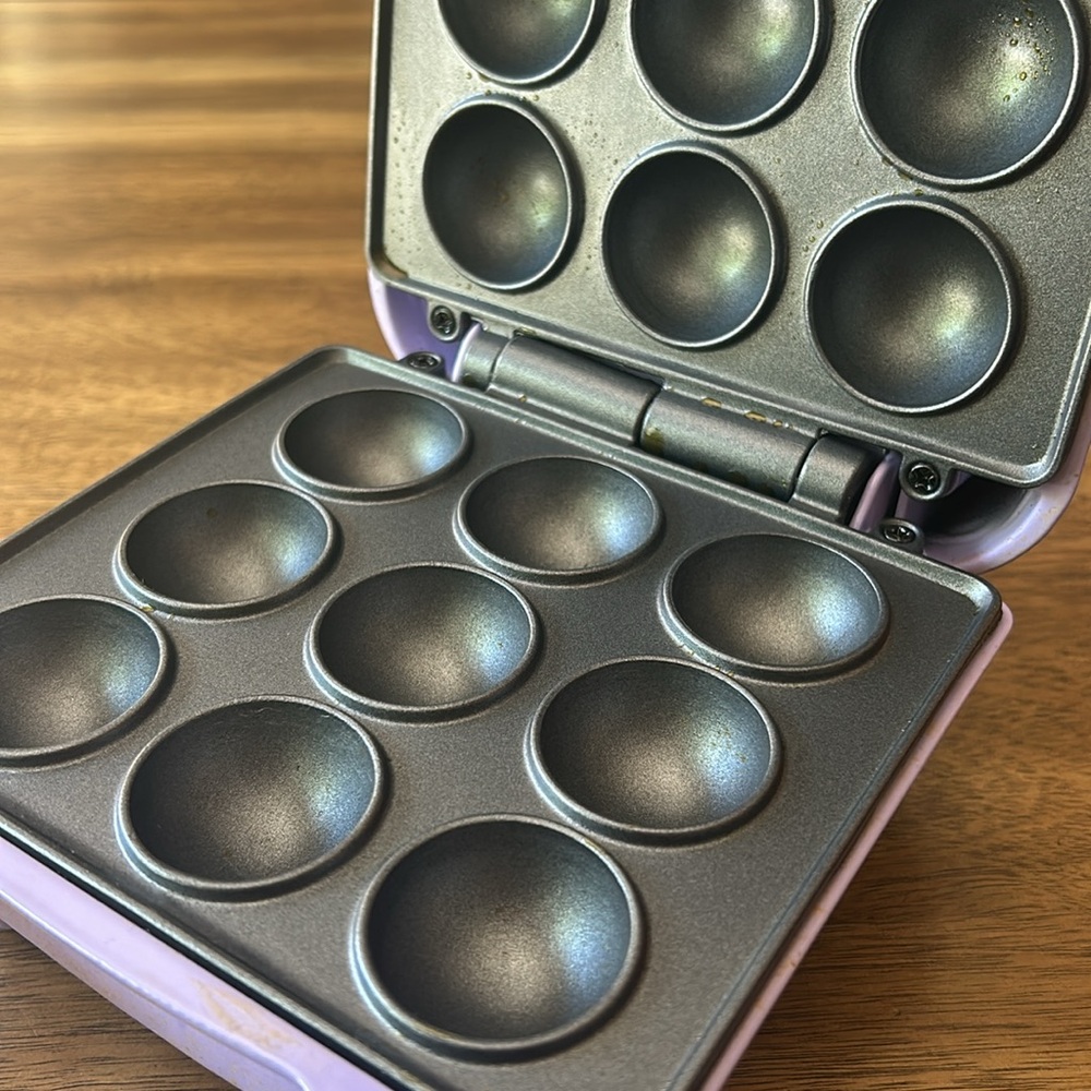 BABYCAKES Mini Cake Pop Maker Cooker - Picture 3 of 4
